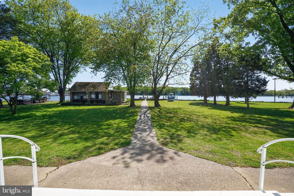 Image 16 of property listing at 3500 GLENWOOD RD, Baltimore, MD 21220