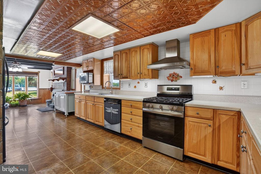 Image 20 of property listing at 3500 GLENWOOD RD, Baltimore, MD 21220