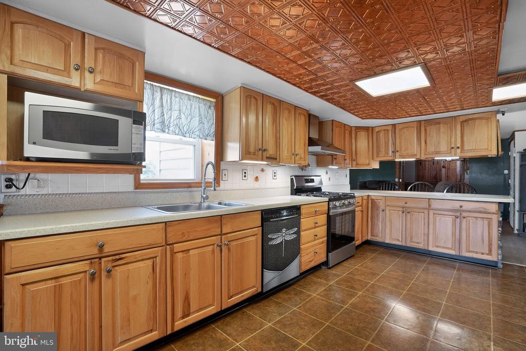 Image 21 of property listing at 3500 GLENWOOD RD, Baltimore, MD 21220