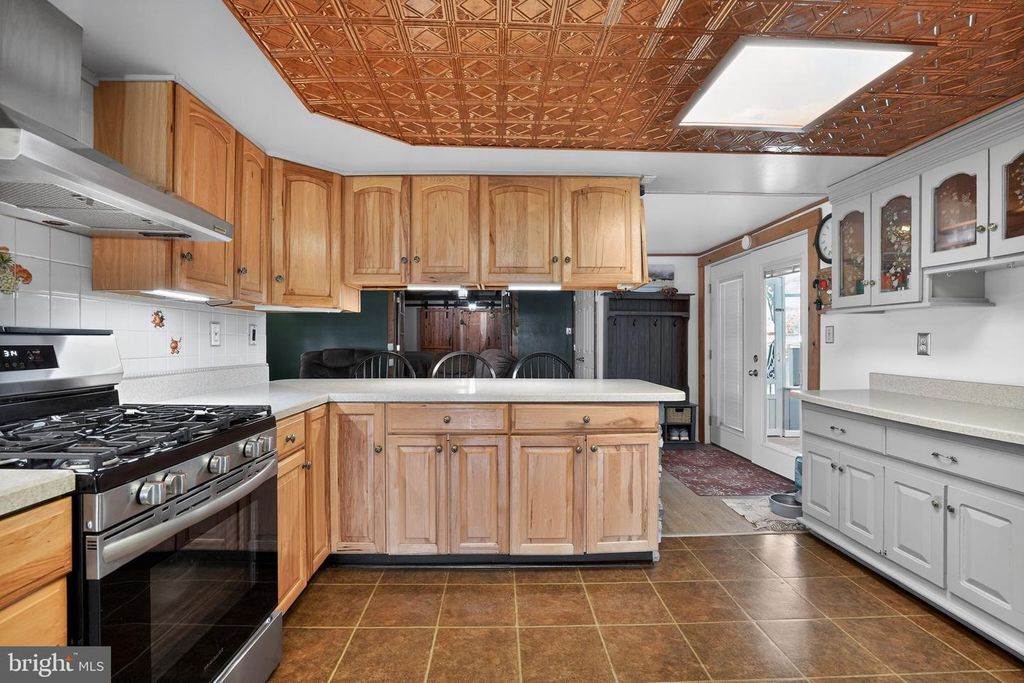 Image 23 of property listing at 3500 GLENWOOD RD, Baltimore, MD 21220