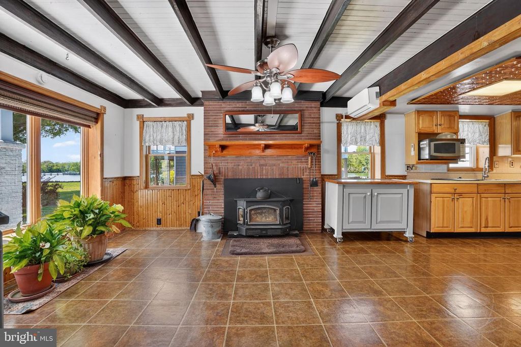 Image 32 of property listing at 3500 GLENWOOD RD, Baltimore, MD 21220