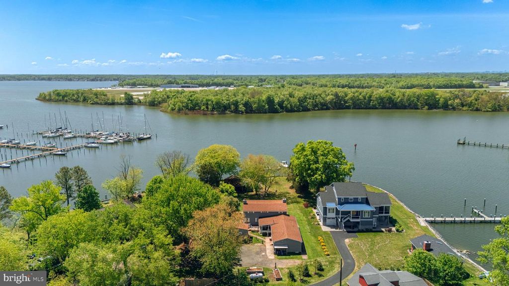 Image 6 of property listing at 3500 GLENWOOD RD, Baltimore, MD 21220