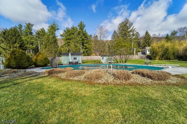 225 Emmans Rd, Roxbury Twp., NJ 07836