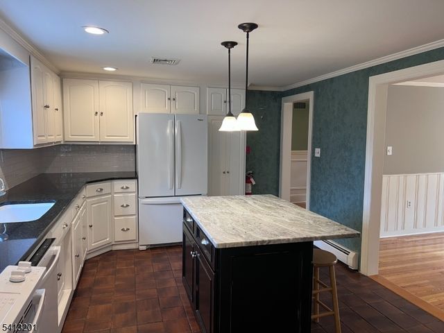 225 Emmans Rd, Roxbury Twp., NJ 07836