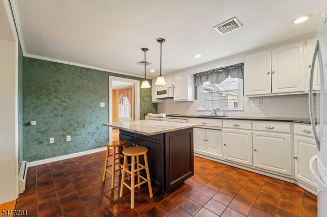 225 Emmans Rd, Roxbury Twp., NJ 07836