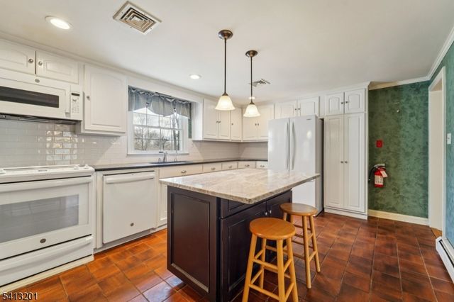 225 Emmans Rd, Roxbury Twp., NJ 07836