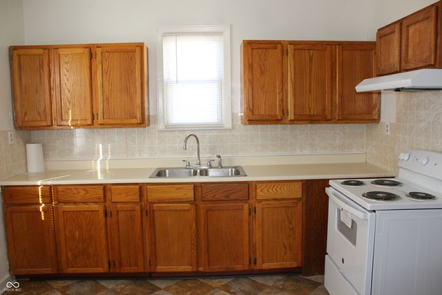 201 E Franklin Street, Greencastle, IN 46135