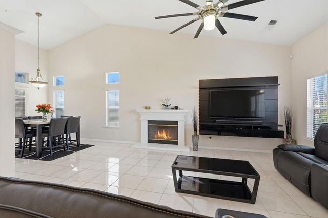 2857 E Ryan Lane, Fresno, CA 93720