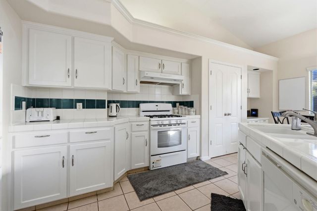 2857 E Ryan Lane, Fresno, CA 93720