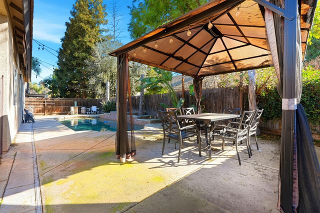 2857 E Ryan Lane, Fresno, CA 93720