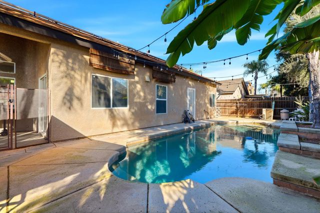 2857 E Ryan Lane, Fresno, CA 93720