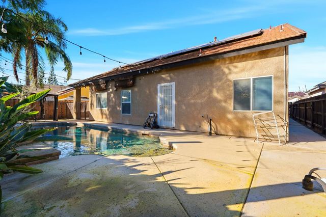 2857 E Ryan Lane, Fresno, CA 93720