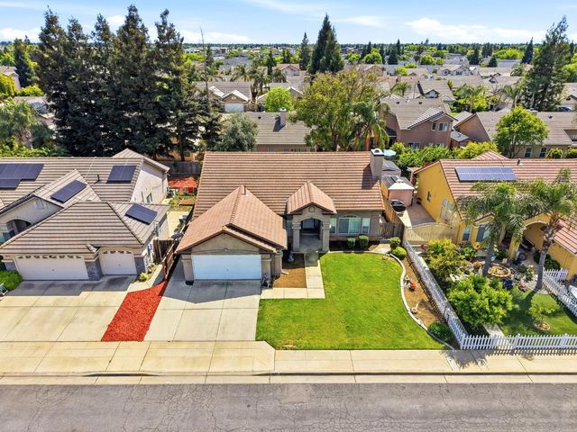 2857 E Ryan Lane, Fresno, CA 93720