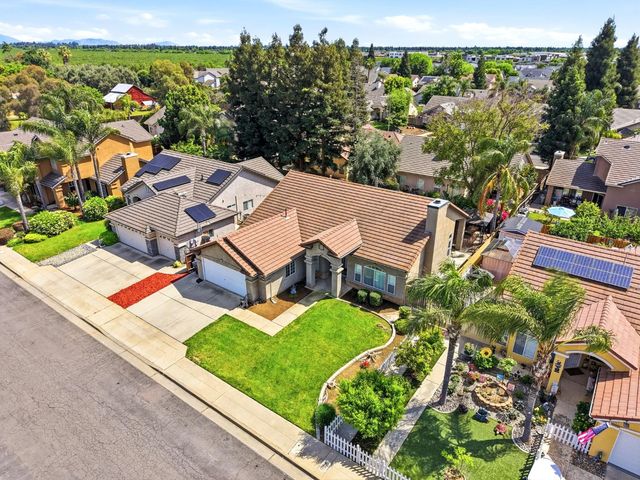 2857 E Ryan Lane, Fresno, CA 93720