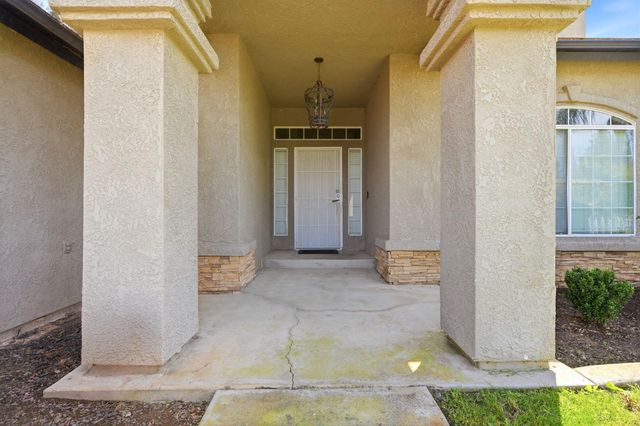 2857 E Ryan Lane, Fresno, CA 93720