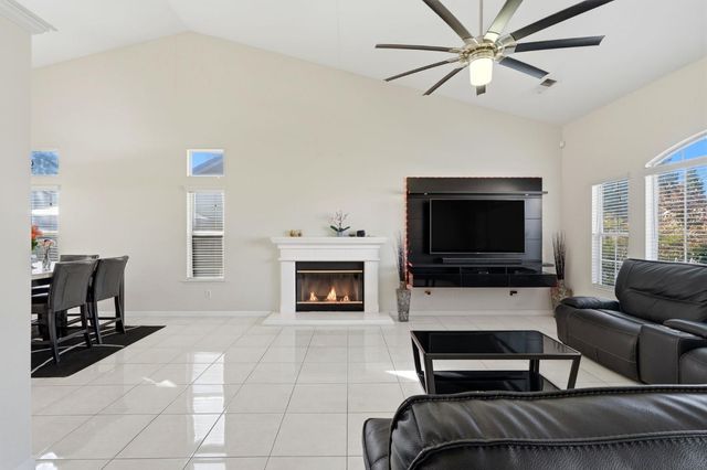 2857 E Ryan Lane, Fresno, CA 93720