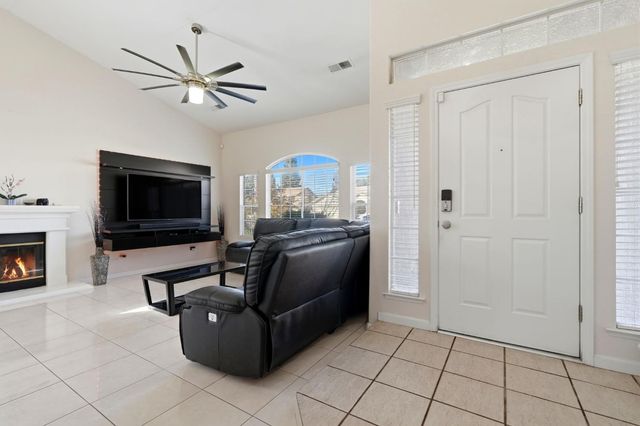 2857 E Ryan Lane, Fresno, CA 93720