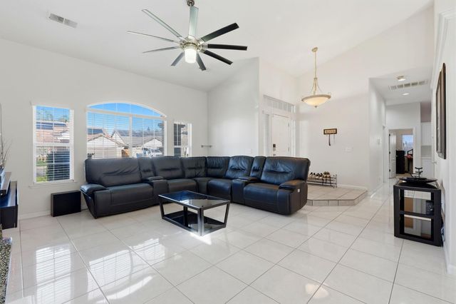 2857 E Ryan Lane, Fresno, CA 93720