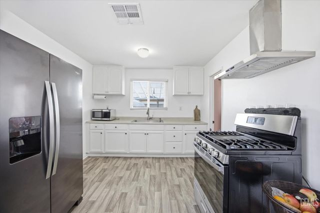 108 Curran Street, Bakersfield, CA 93309