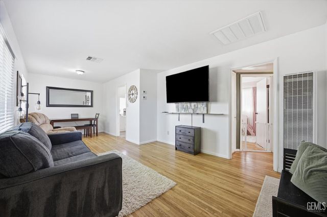 108 Curran Street, Bakersfield, CA 93309