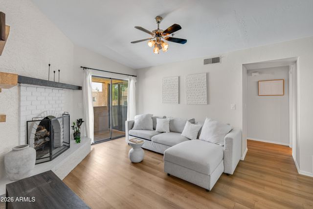 3031 N CIVIC CENTER Plaza 307, Scottsdale, AZ 85251