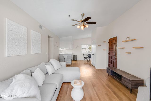 3031 N CIVIC CENTER Plaza 307, Scottsdale, AZ 85251