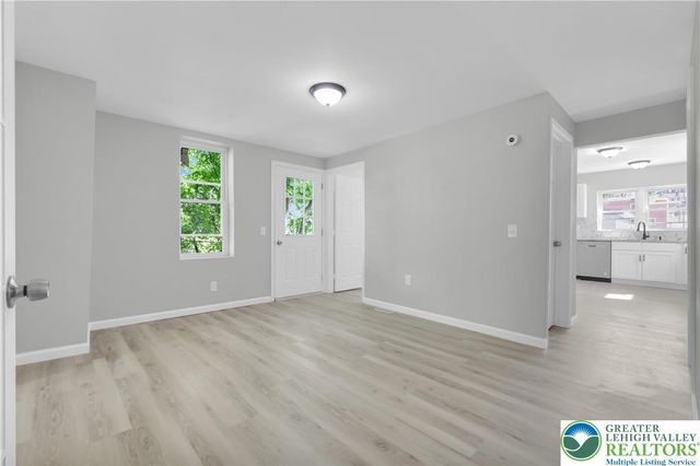 61 North locust Street, Easton, PA 18042