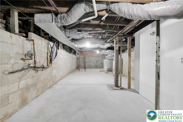 61 North locust Street, Easton, PA 18042
