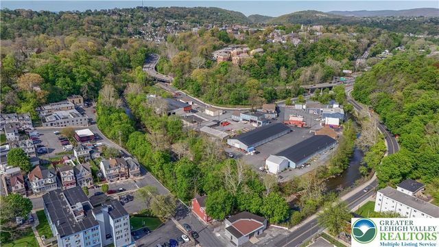 61 North locust Street, Easton, PA 18042