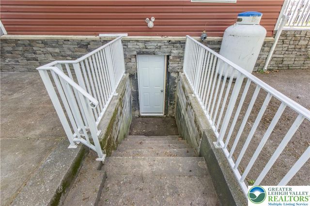 61 North locust Street, Easton, PA 18042