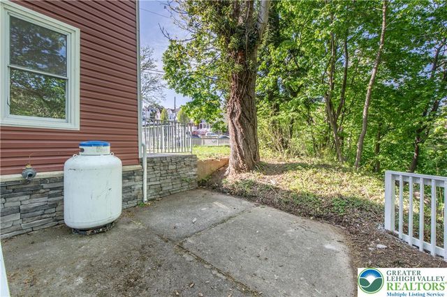 61 North locust Street, Easton, PA 18042