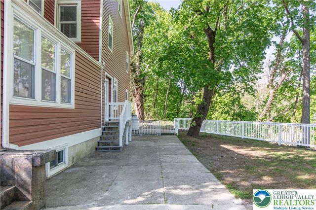 61 North locust Street, Easton, PA 18042
