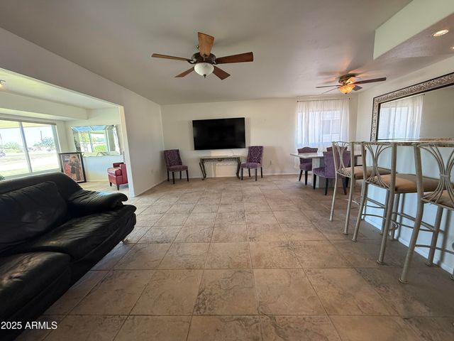 10416 W PRAIRIE HILLS Circle, Sun City, AZ 85351