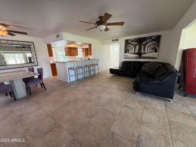 10416 W PRAIRIE HILLS Circle, Sun City, AZ 85351