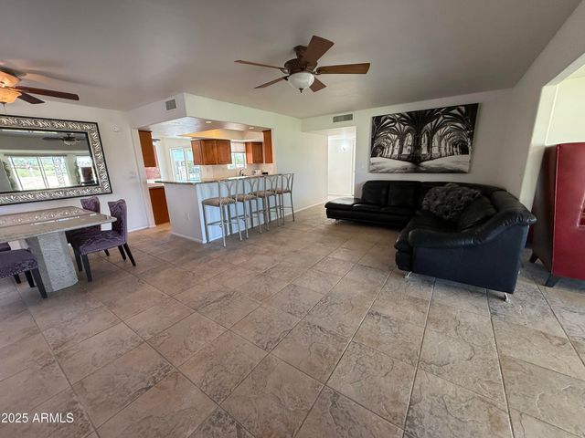 10416 W PRAIRIE HILLS Circle, Sun City, AZ 85351