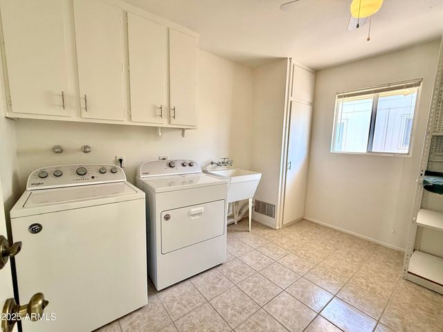 10416 W PRAIRIE HILLS Circle, Sun City, AZ 85351