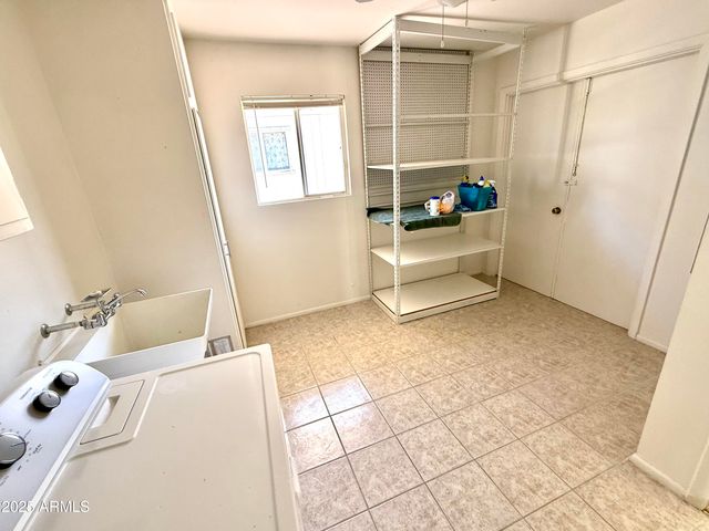 10416 W PRAIRIE HILLS Circle, Sun City, AZ 85351