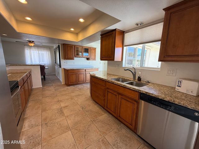 10416 W PRAIRIE HILLS Circle, Sun City, AZ 85351