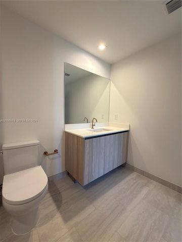 77 SE 5th St 1602, Miami, FL 33131