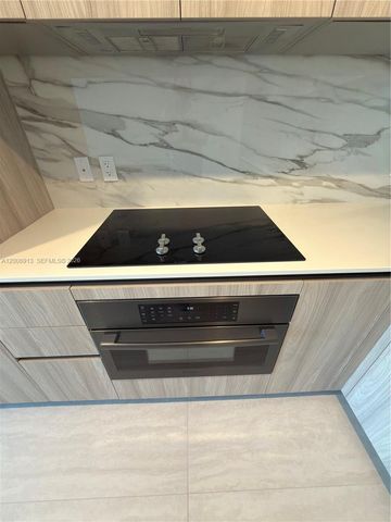 77 SE 5th St 1602, Miami, FL 33131