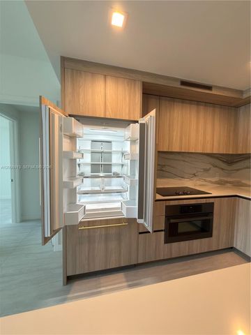 77 SE 5th St 1602, Miami, FL 33131