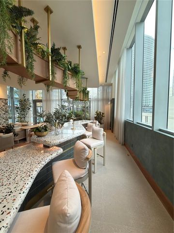 77 SE 5th St 1602, Miami, FL 33131