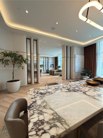 77 SE 5th St 1602, Miami, FL 33131