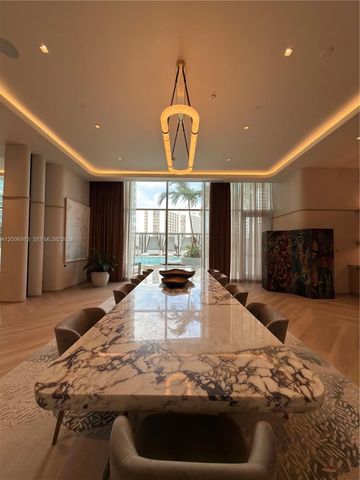 77 SE 5th St 1602, Miami, FL 33131