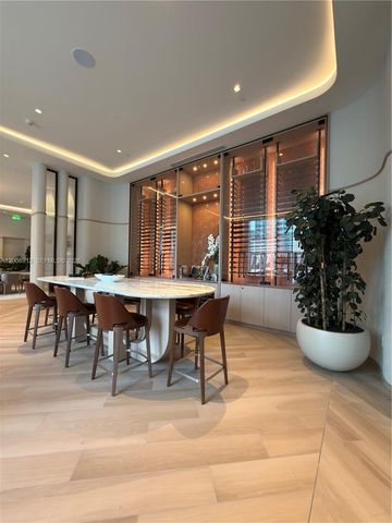 77 SE 5th St 1602, Miami, FL 33131