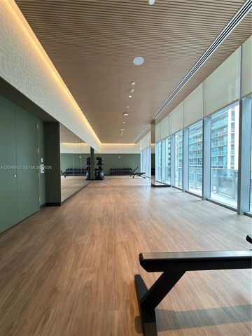 77 SE 5th St 1602, Miami, FL 33131