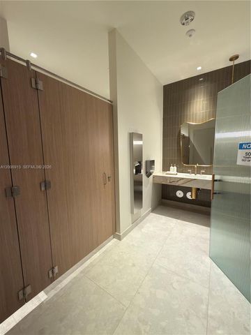 77 SE 5th St 1602, Miami, FL 33131