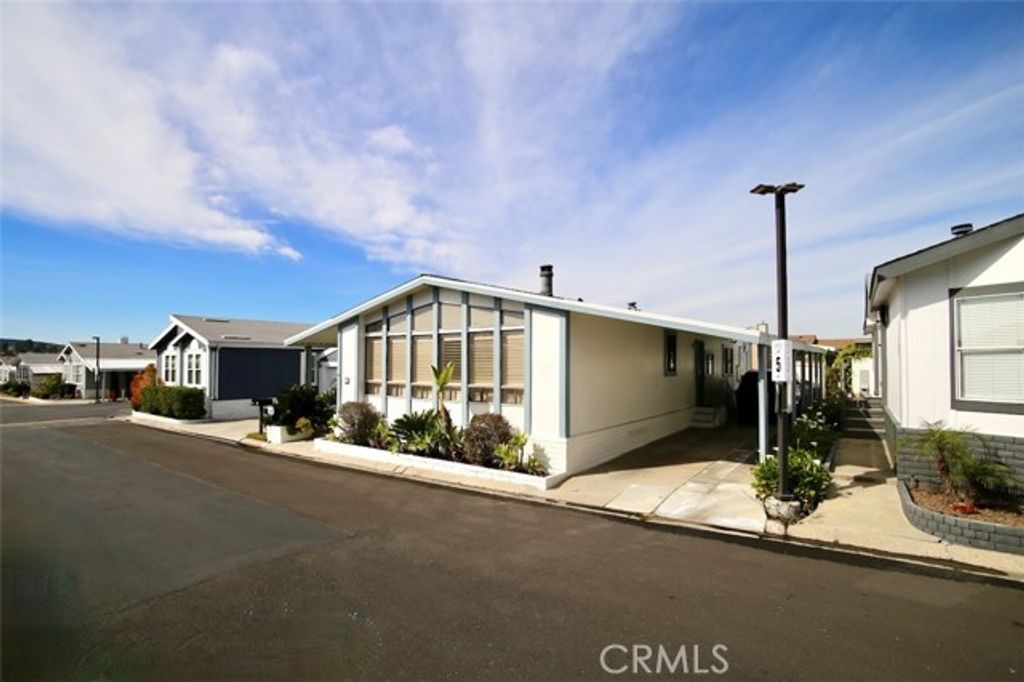 23301 Ridge Route 47, Laguna Hills, CA 92653