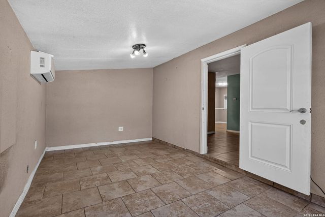 158 LELANI ST, San Antonio, TX 78242