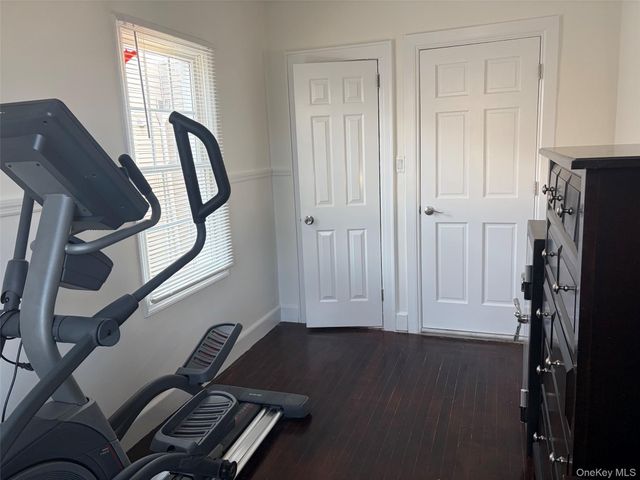 326 E Walnut Street, Long Beach, NY 11561